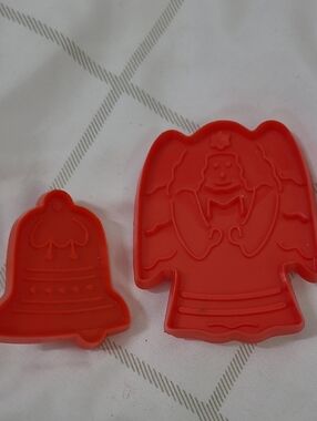 Vintage Red Angel and Bell Cookie Cutters - Set Of 2 ♻️ 5/$10 ♻️